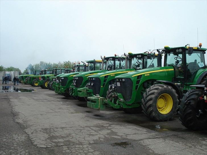 Billeder af de grønne på gården - 20 ud af 60 traktor til traktortrækket i svinninge d 22 maj 2010 var John Deere... billede 11