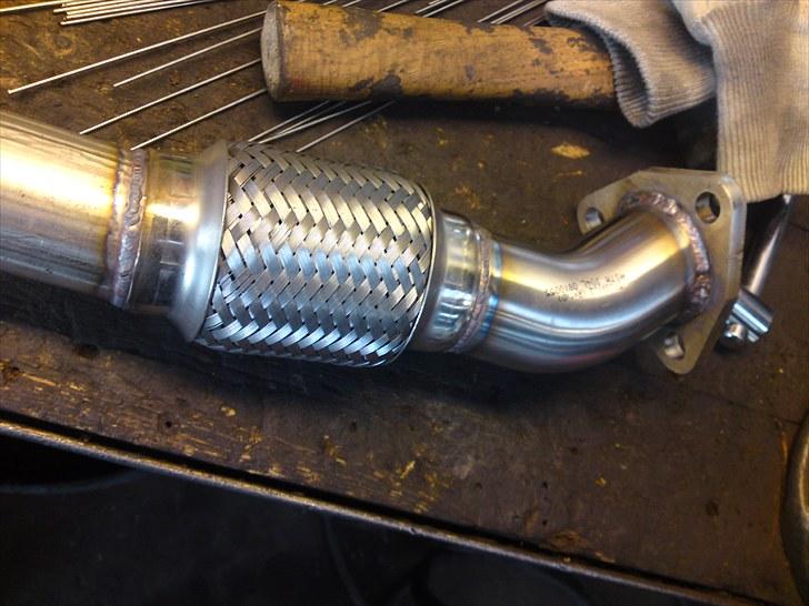 Rustfri udstødning - Og et rustfri flexrør kom der os på. billede 4