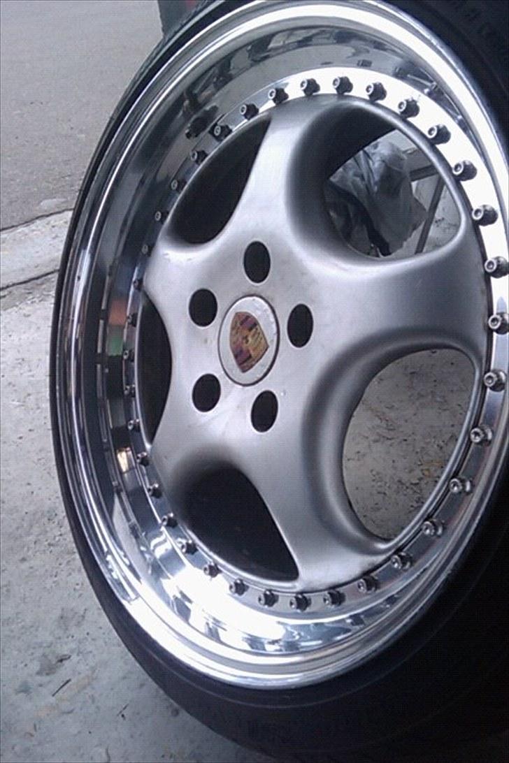 RH ZW1 renovering. - Her er klarlakken fjernet fra kanten, med det dejlige vidundermiddel, Nitromors. billede 2