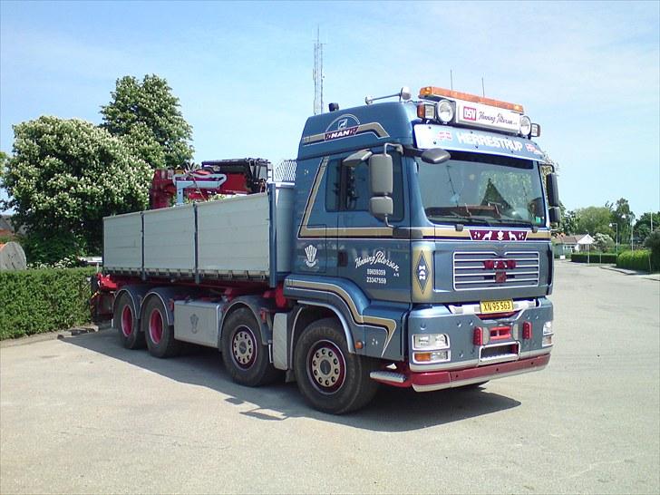 MAN TGS 4 akslet wirehejs. - Den skal bruges til at køre Sne Plov / salter til vinter så derfor de beslag og den måde nummerpladen sidder på og de ekstra forlygter ved siden af lyskassen. billede 17