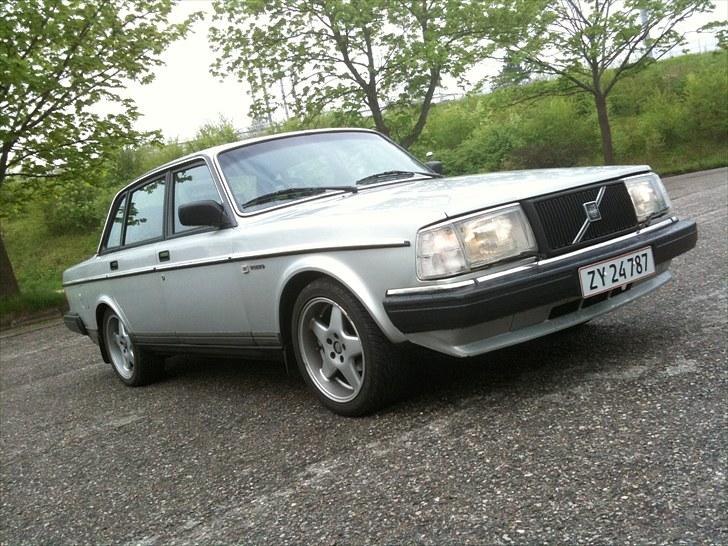 Div. billeder af min Volvo 240 billede 15