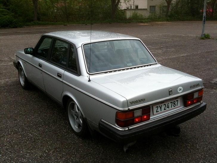 Div. billeder af min Volvo 240 billede 16