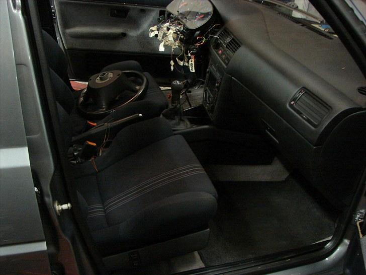 Golf 2 syncro projekt  - D.12-6-10 er godt i gang med at samle bilen indvendig billede 125