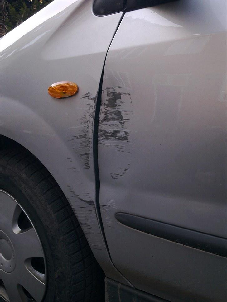 Nissan Almera Tino 2,2 Dci Visia - Ramt en stolpe billede 44