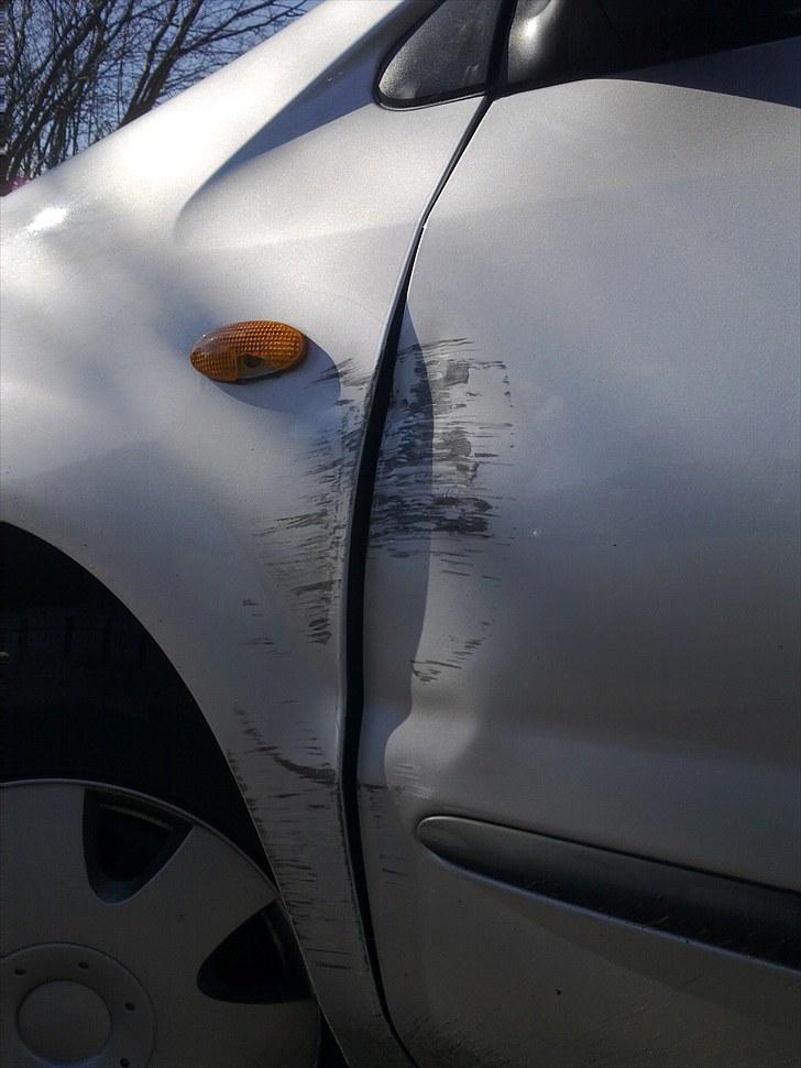 Nissan Almera Tino 2,2 Dci Visia - Ramt en stolpe billede 45