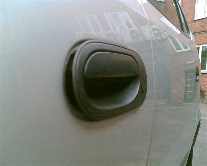 Nissan Almera Tino 2,2 Dci Visia - Dørhåndtag falder af igen, det kan åbenbart ikke sidde fast billede 47