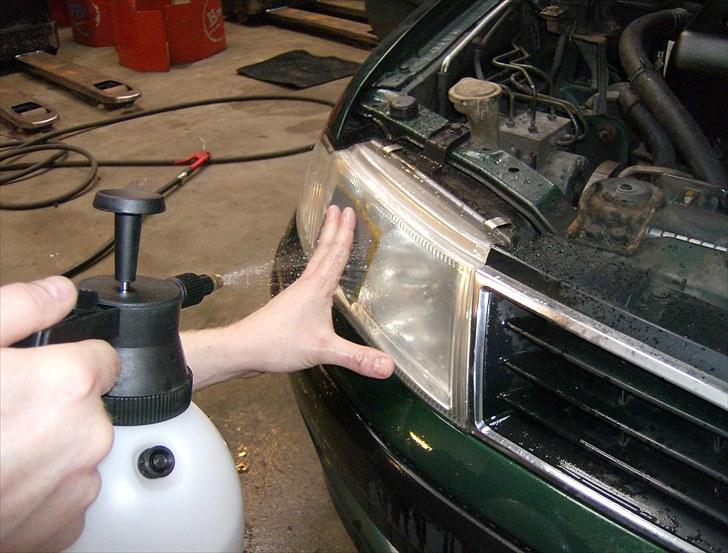 Førstegans polering af plastik lygter - Først blev de vådslebet med meguiars unigrit papir korn 1000-2000 og 3000 billede 8