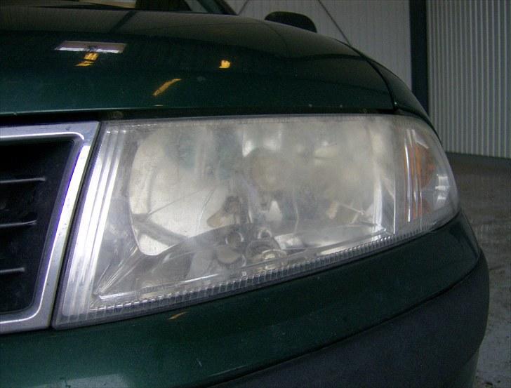 Førstegans polering af plastik lygter billede 2