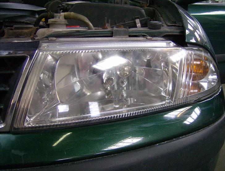 Førstegans polering af plastik lygter billede 14