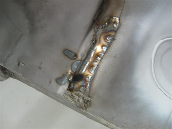 Opel Manta B Gsi :) - Lidt mere pladearbejde lavet.. :) ser rigtig godt ud, svejse klatter osv skal selvfølgelig lige slibes væk osv, så det bliver sku fint.. :) billede 98