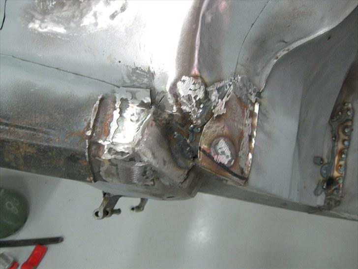 Opel Manta B Gsi :) - Lidt mere pladearbejde lavet.. :) ser rigtig godt ud, svejse klatter osv skal selvfølgelig lige slibes væk osv, så det bliver sku fint.. :) billede 99