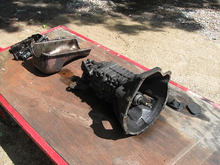 Opel Manta B Gsi :) - Så blev det klar til en omgang højtryks rensning.. :) godt grattet ind i motorrens.. :P billede 101