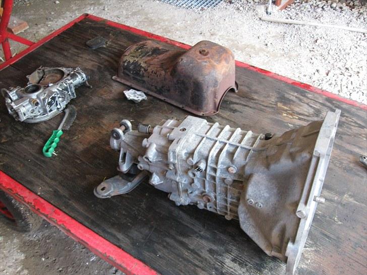 Opel Manta B Gsi :) - Jae det blev godt nok lidt pænere efter sådan en tur.. :) Så er det næsten klar til og blive malet, tror bundkaret skal have en tur med blæseren inden.. :) billede 102