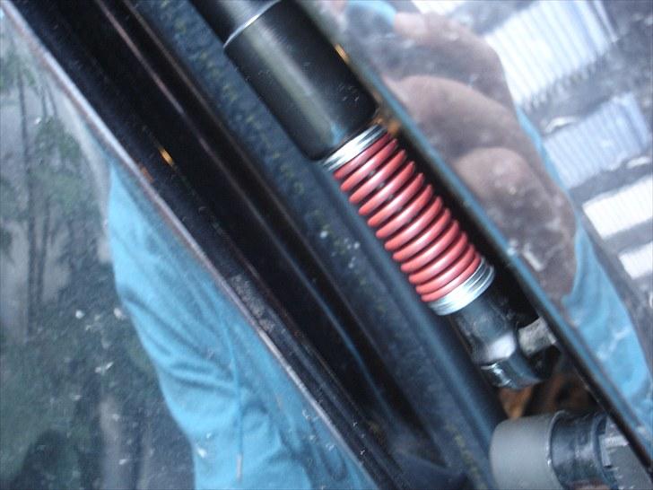 Automatisk åbning af blagklap på altea - Her tester jeg om bagklappen stadig kan lukkes. Det var ikke noget problem ! billede 7