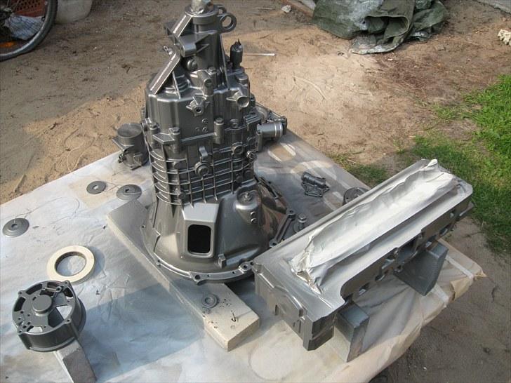 Opel Manta B Gsi :) - Så kom der farve på, meget lækkert.. :) koksgrå og blå, har selv blandet dem.. :) billede 108