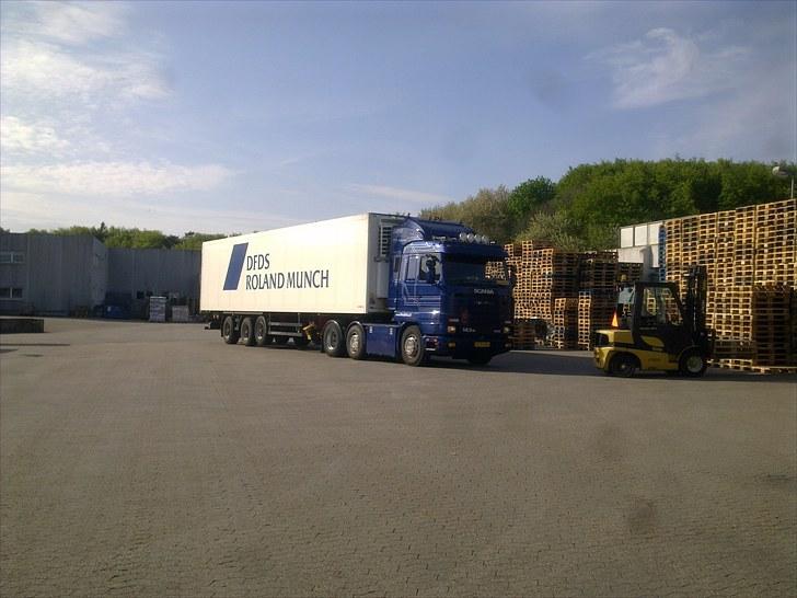 Min vogn ved H C Svendsen.  billede 107