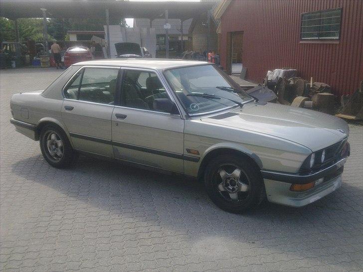 Bmw E28 528 TIL SALG I DELE billede 8