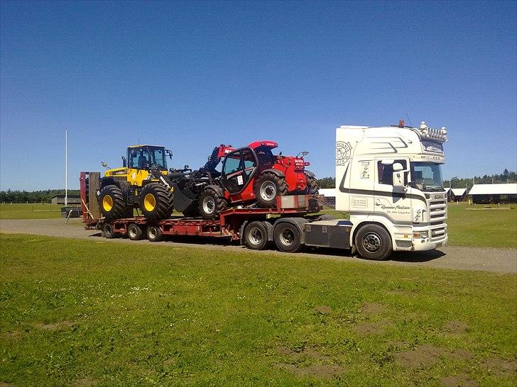 GN transport - Er blevet lidt bidt af at køre maskiner og andet sjov. Så det blir nok hoved beskæftigelsen for en tid.
Dog i den røde. billede 30