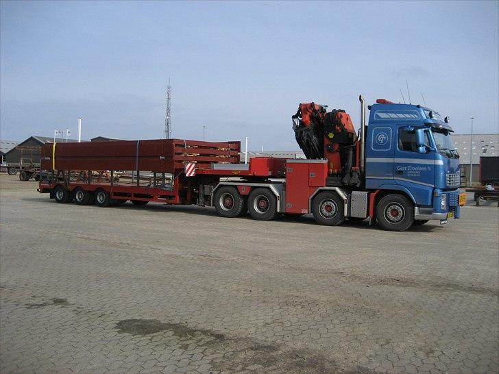 Palfinger 85000F på job 4 - Et Læs Stål for langkjær stålbyg i vildbjerg til kastrup lufthavn 4,5m bred så det var med følgebil hele vejen der over billede 1