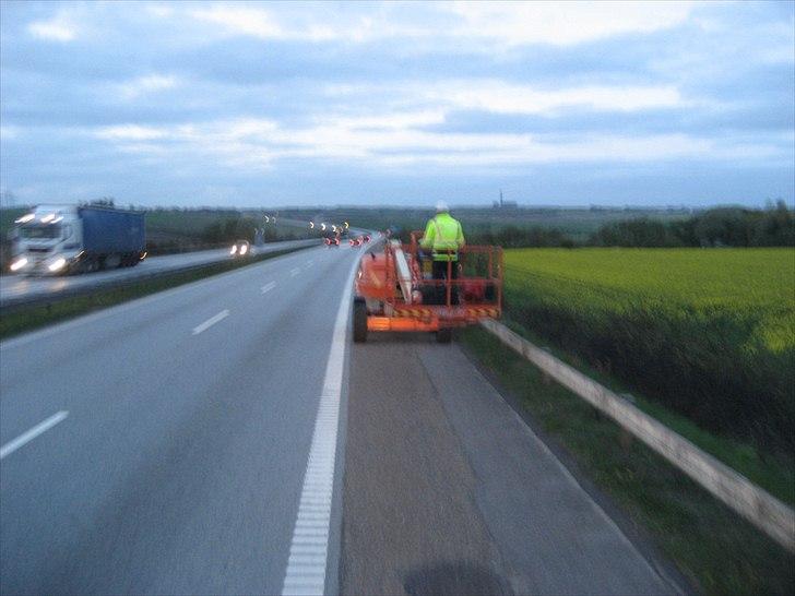 Palfinger 85000F på job 4 - Det er ikke hver dag men køre i nødsporet bagefter en lift billede 33