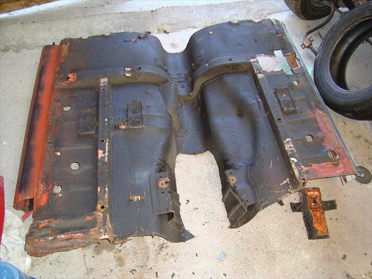 Manta B projekt - Doner bund fra ascona B. Den fejler ingen ting... Mærkeligt at den er hukket op ? billede 60