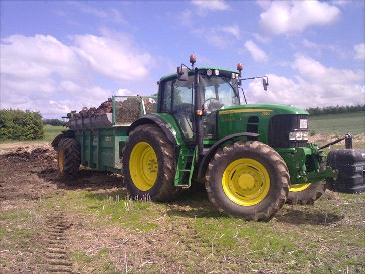 Billeder af de grønne på gården - JD 7530 billede 19