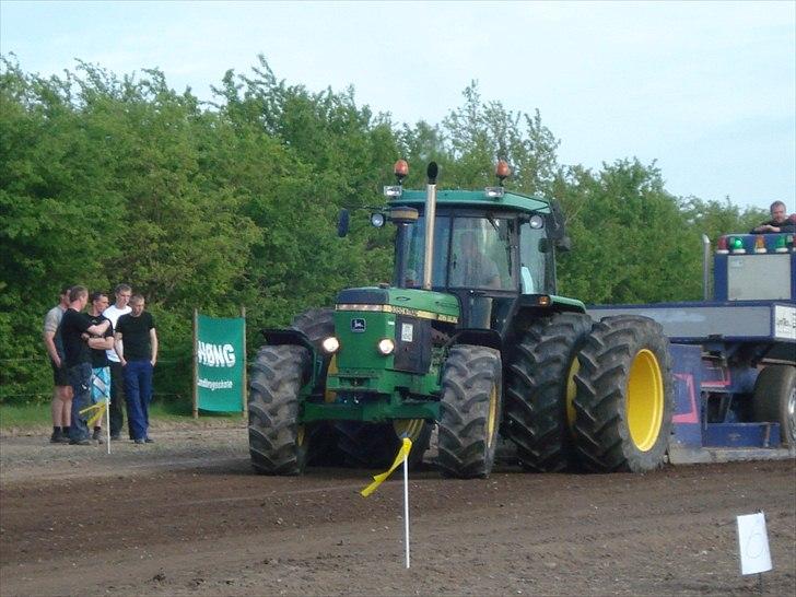 Billeder af de grønne på gården - JD 3350 X-TRAC Turbo 128 hk billede 27