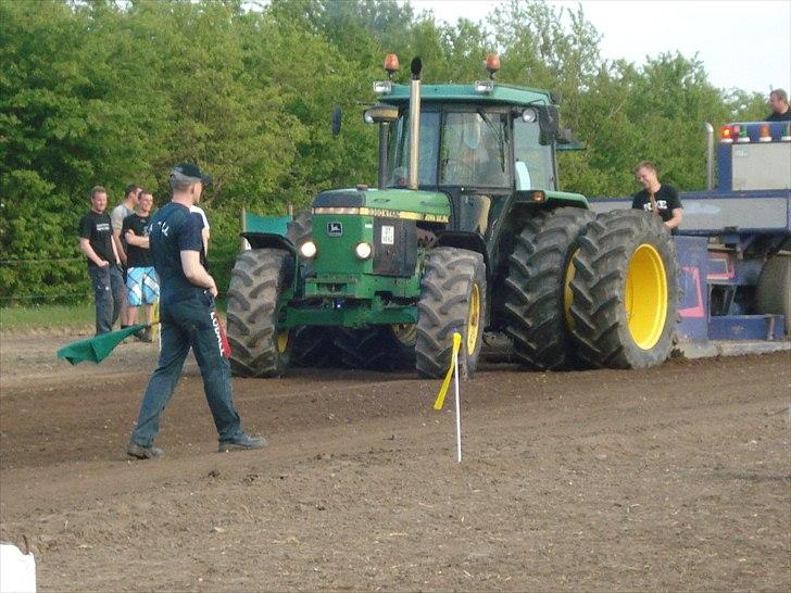 Billeder af de grønne på gården - JD 3350 X-TRAC Turbo 128 hk billede 28