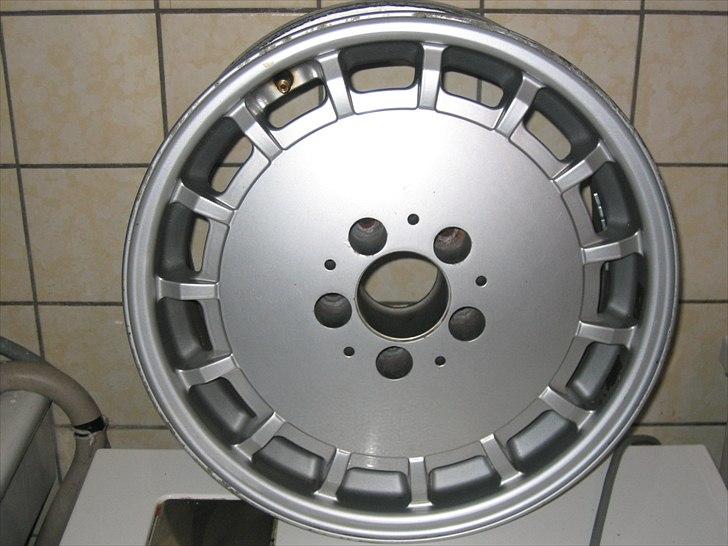 Nye projekt fælge, Mercedes Gullideckel W124.. - Den flotte nye fælg. billede 1