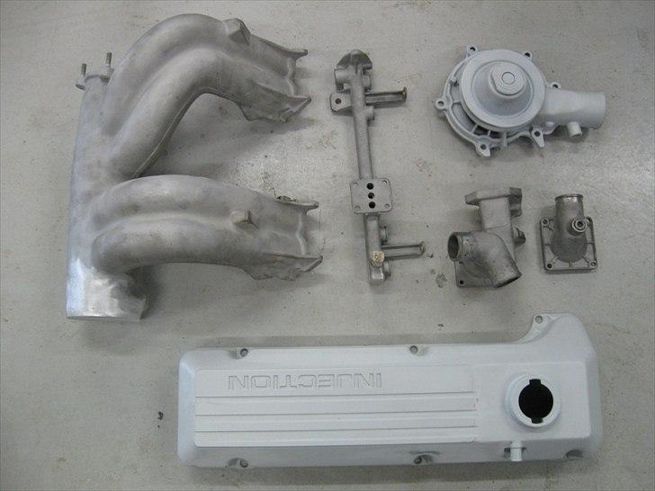 Opel Manta B Gsi :) - De sidste stumper der lige mangler og blive malet til motoren.. :) billede 138