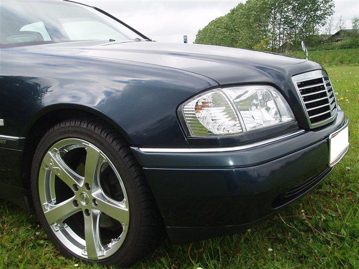 Flere billeder af mercedesen billede 5