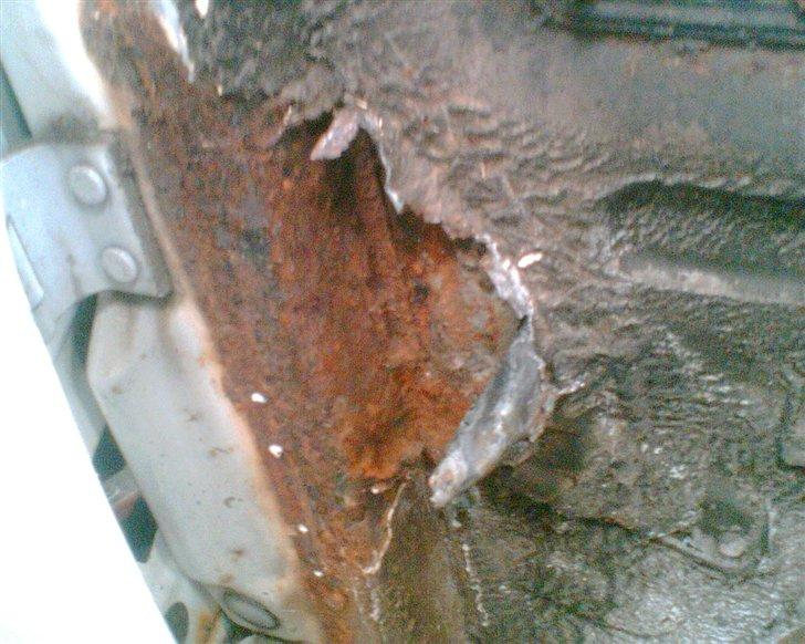 Mit Ford Escort Cabrio projekt! - Ja der skulle laves lidt rustarbejde i begge A-stolper! billede 4