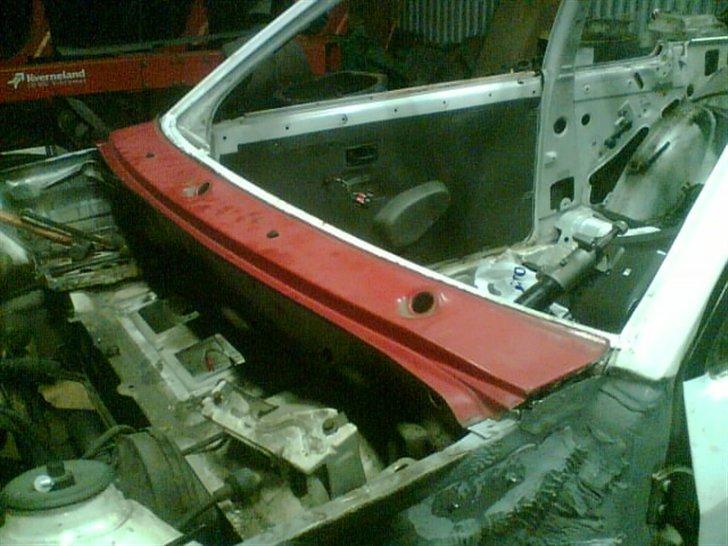 Mit Ford Escort Cabrio projekt! - For at montere en Mk4 motorhjelm, skal torpedopladen også udskiftes!

Bliver desværre ikke lavet mere, så fandt en hos en ophugger uden rust naturligvis! billede 7