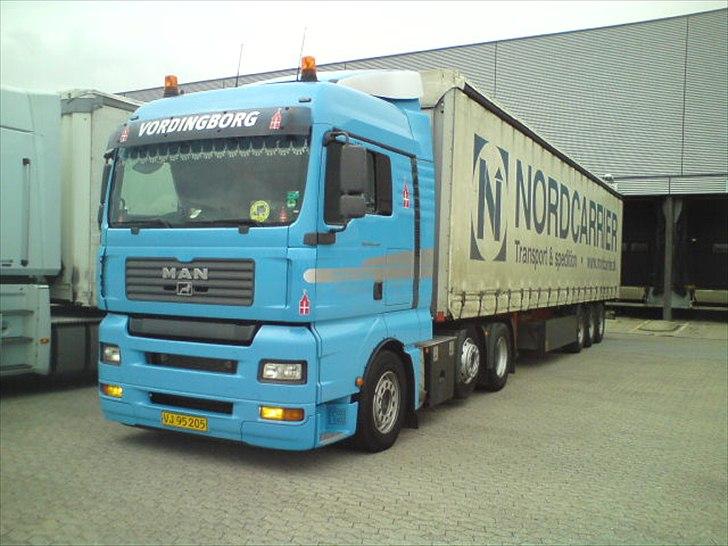 Larsen flyvers  - Taget ved H/M i Greve billede 1