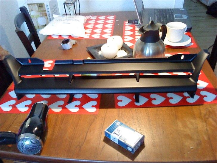 Citroen AX tilbage i ratte kurs - Gammel blå gril lige fået lidt maling så den ikke skilder sig så meget ud fra bilen billede 2