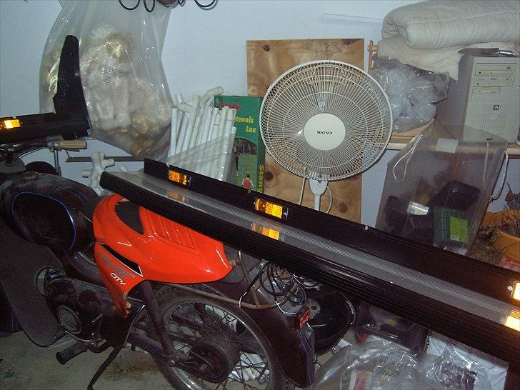 Chevrolet Astro van 5,7 v8 Projekt - Andet trin brædt med 4 gule lygter i billede 15