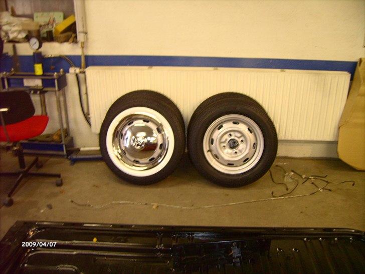 VW Karmann Ghia Cabrio projekt - Org fælge med hvide dæksider billede 49