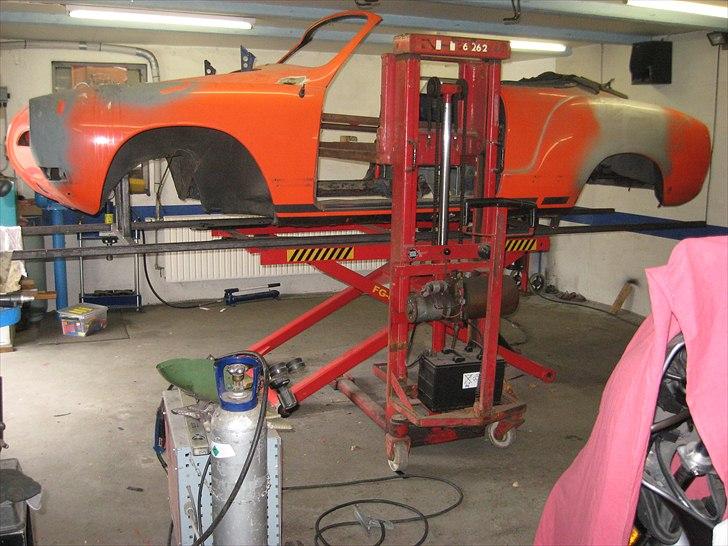 VW Karmann Ghia Cabrio projekt - Stativ undervejs billede 56