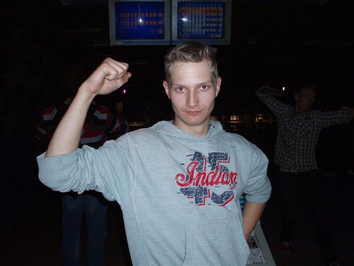 Svendeprøve fest - Mr. strong... Og guldberg har gang i noget karate bagved... :) billede 56