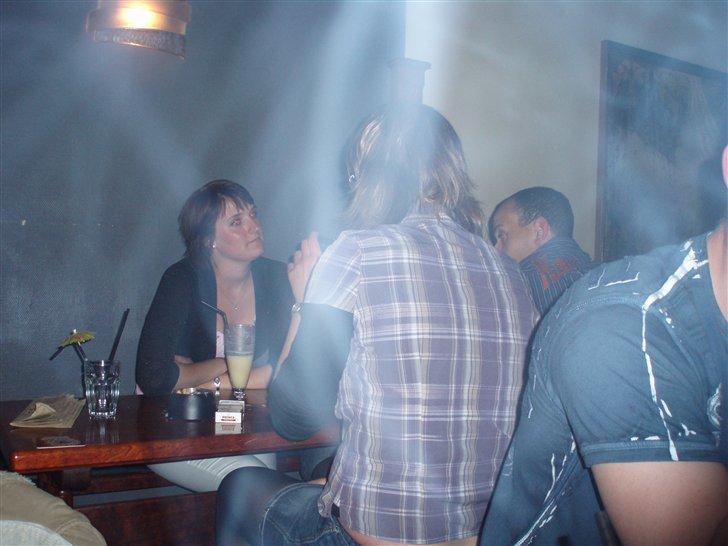 Svendeprøve fest - Tja der var jo ikke noget bedre at tage billeder af... :) og så går de 2 sek efter... hehe billede 79