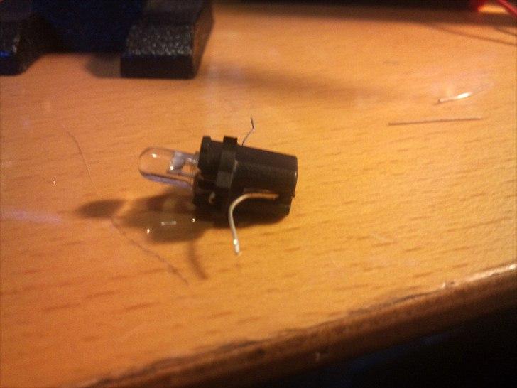 DIY LED pærer "Golf 2" - Buk dem op så de sidder pænt og ordenlig billede 8