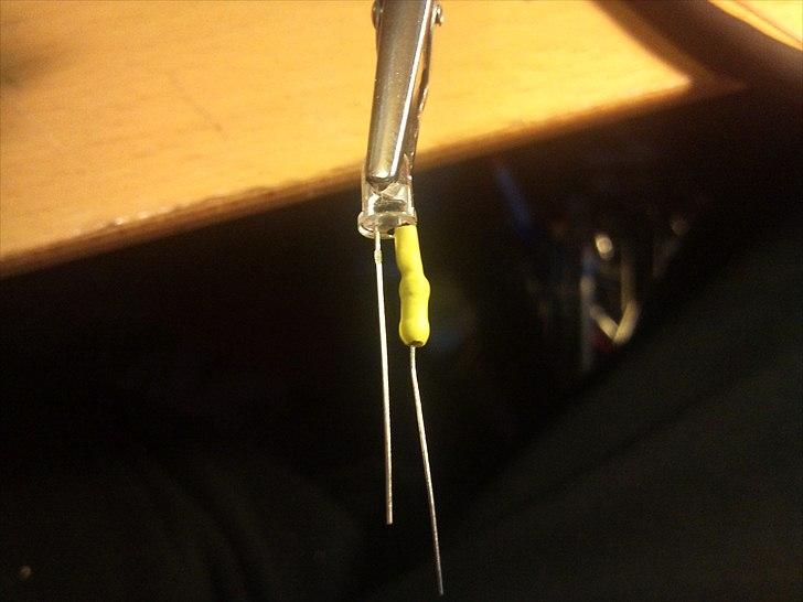 DIY LED pærer "Golf 2" - Lidt Krympeflex på så der ik er noget der kan komme til røre noget forkert billede 6