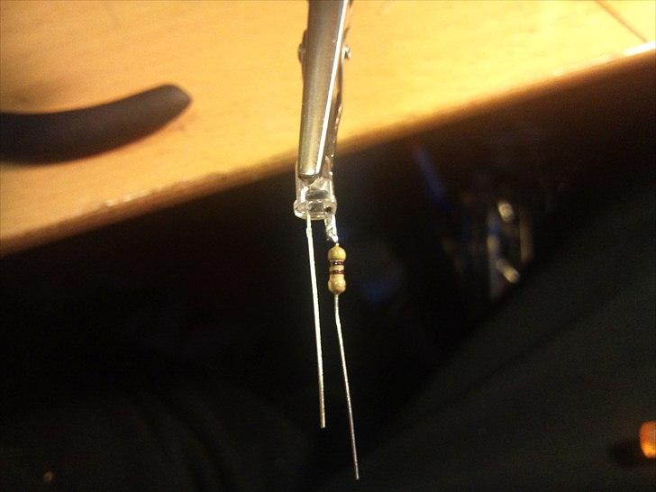 DIY LED pærer "Golf 2" - Modstand.. lodes på så tæt som nu er mulig billede 5