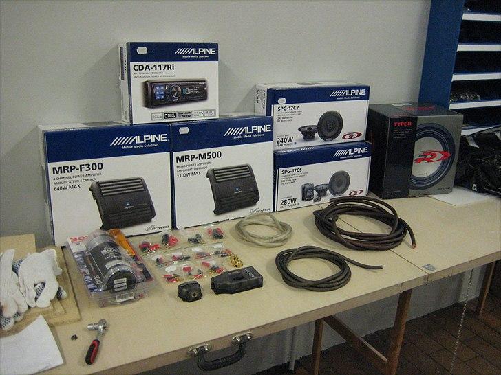 Alpine Anlæg I Alfa Romeo 156 billede 1