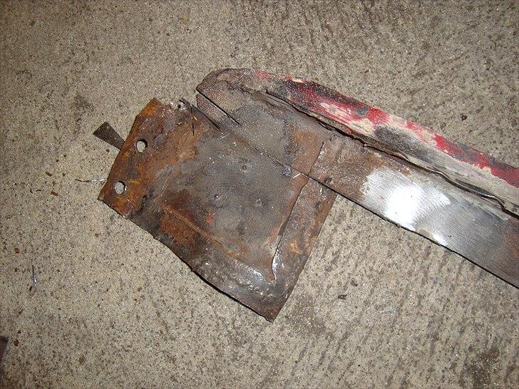 Manta B projekt - Den er blevet lappet før, men det var vist en lappeløsning. Det er der ikke mere :) billede 95