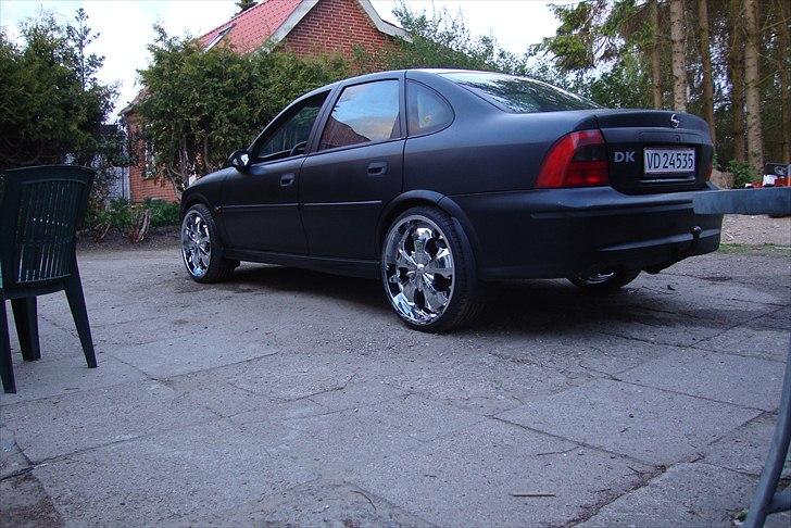 Mine bedste biler vectra b turbo - Vectra 2,0 fra 2001 med 20" alufælge mat sort billede 2