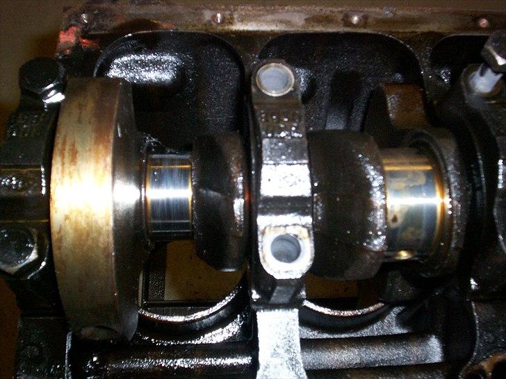 Opel CIH Projekt - Krumbassen har små rivninger ved hovedlejer (Ses ikke her), og bliver derfor erstattet af en 2,0 krumtap (ingen forskel). billede 13