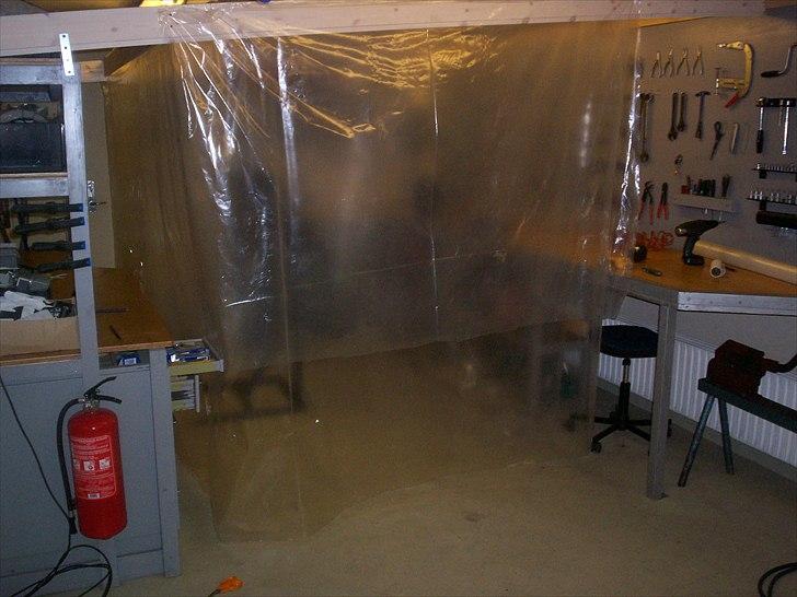 Opel CIH Projekt - Motoren mm. skal sprøtemales, så der må lige indrettes en malerkabine i værkstedet :D billede 86