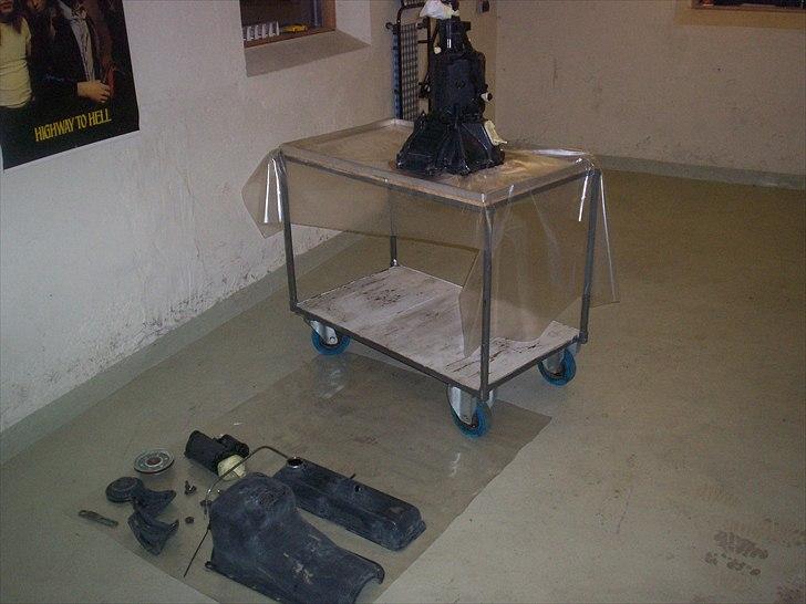 Opel CIH Projekt - Gearkasse og dele klar til maling. Alle disse dele blev ordnet for 2 år siden, så kræver blot et lille lag. billede 90