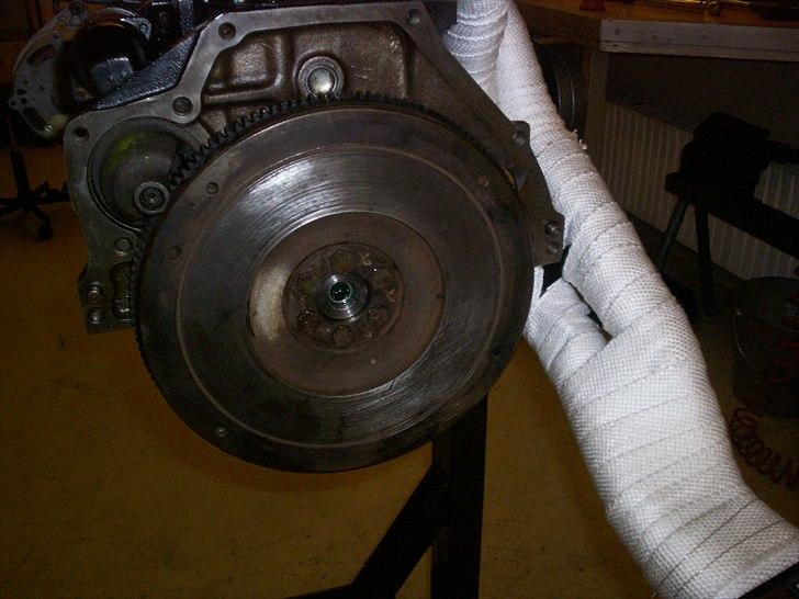 Opel CIH Projekt - Svinghjulet er jeg blevet anbefalet ikke at afdreje. Herved sikre jeg at jeg ikke går istå efter hver en motorvejsafkørsel. Det da meget rart :) billede 111